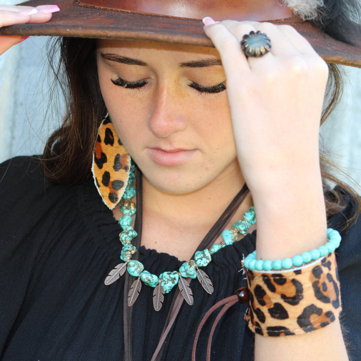Turquoise Collar Necklace w/ Feather Pendants 259m