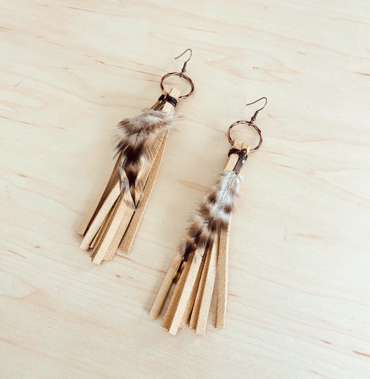 Boho Bone Deer Skin Leather Tassel Earring-Black & White Feather 217d